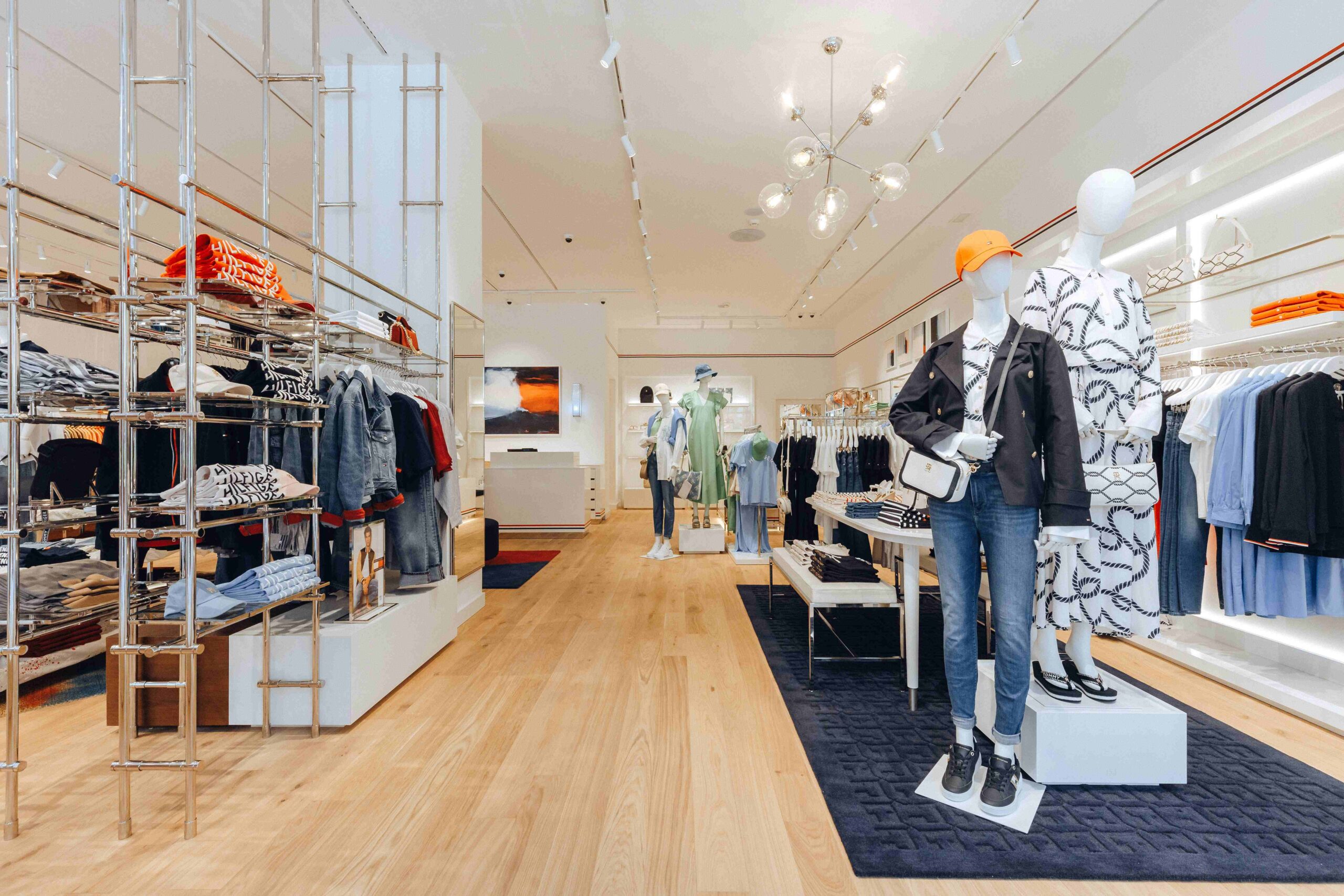 Stores: Tommy Hilfiger opens largest outlet in Europe